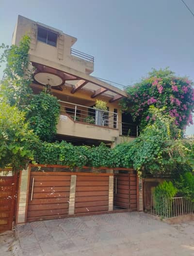 triple story with 8 bedrooms luxury home