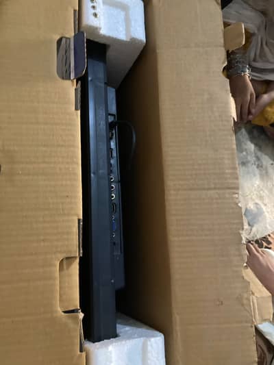 28 Inch HD LED TV with Woofer – Slim Design, Good Condition
