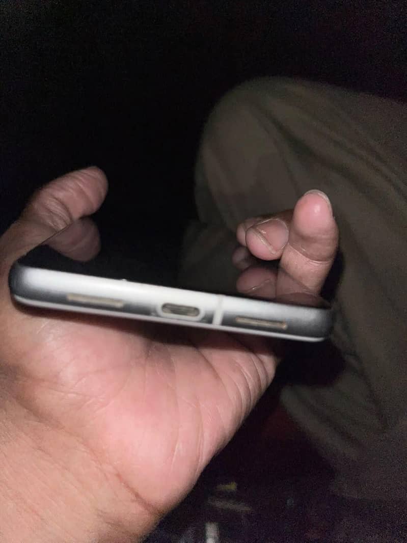 Google Pixel 7 4