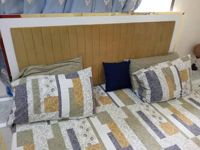 bed set 1 year used only genuine condition