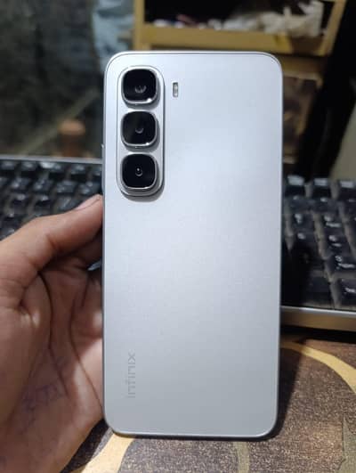Infinix Hot 50i