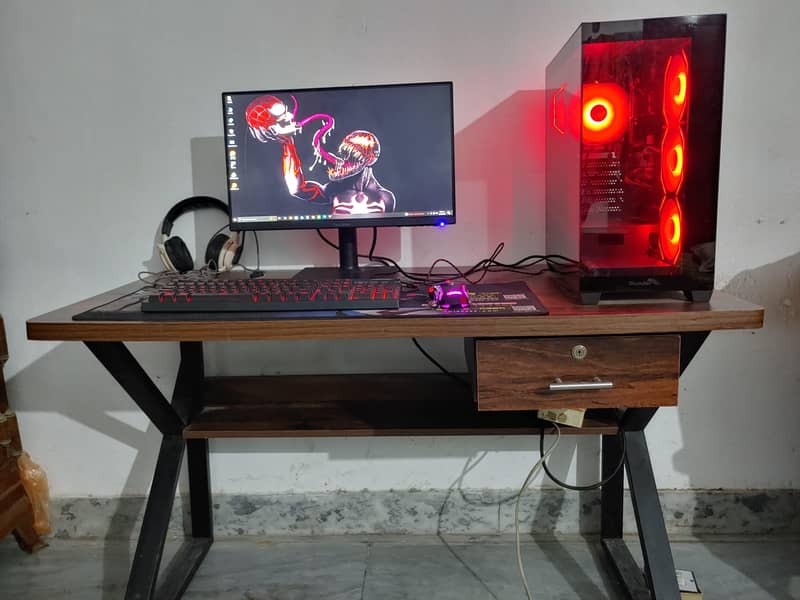 Gaming pc With Computer Table 4