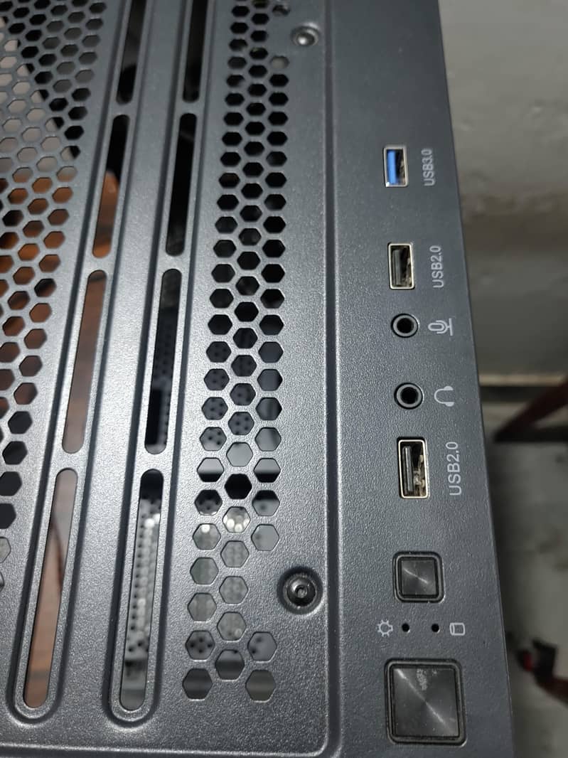 Gaming pc With Computer Table 7