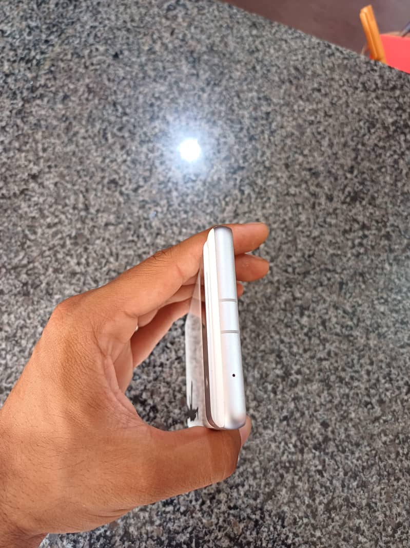Google Pixel 7a 4