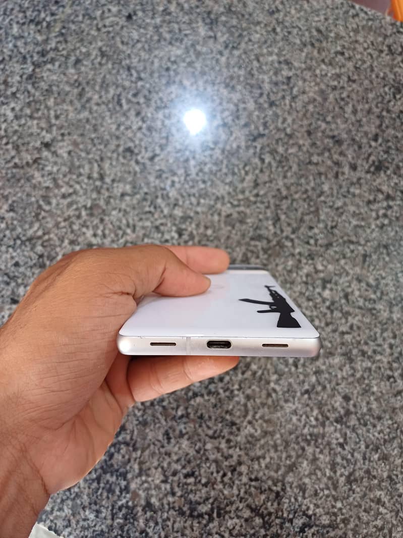 Google Pixel 7a 5