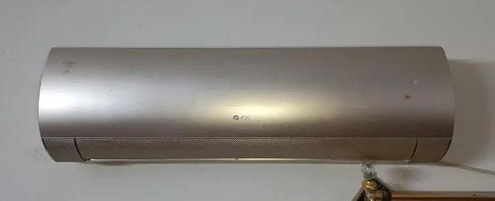 Gree 1.5 ton DC inverter heat and cool totally genuine luch condition
