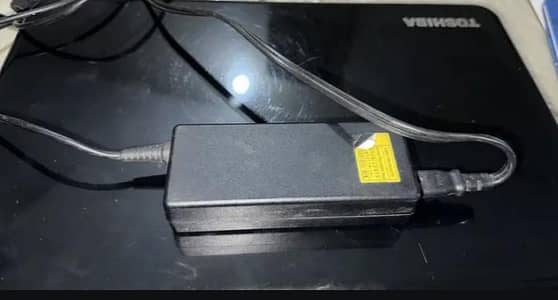 TOSHIBA LAP TOP