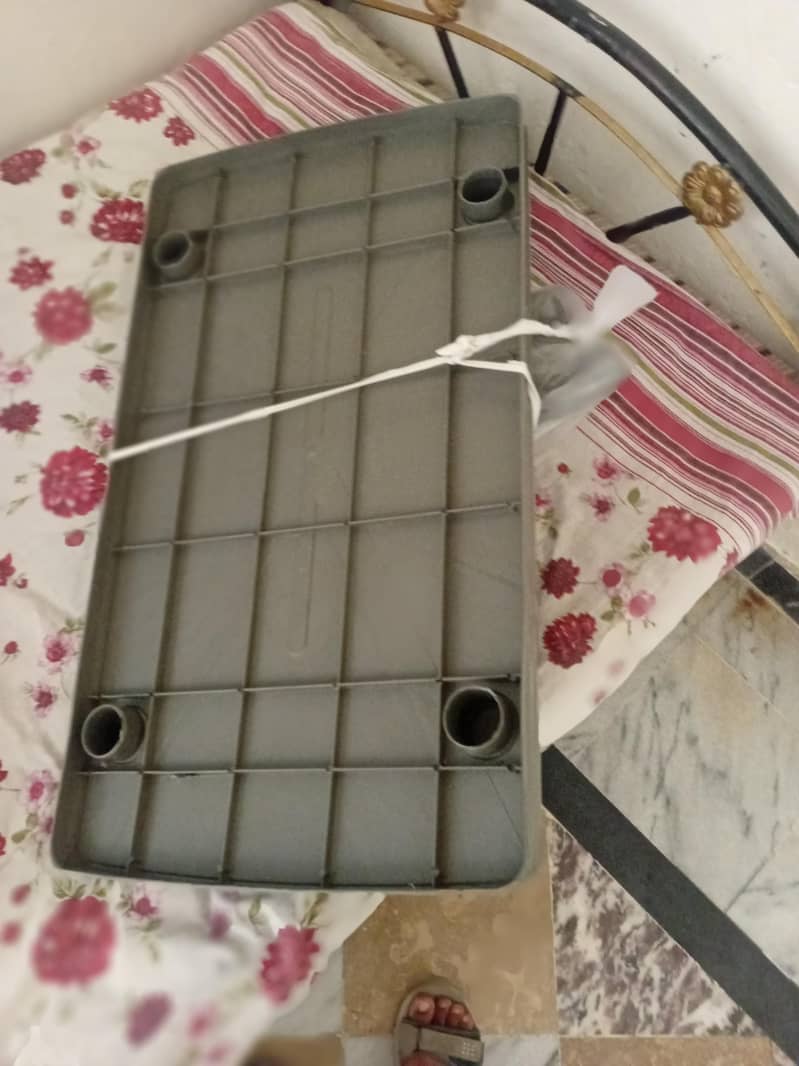 plastic table 2