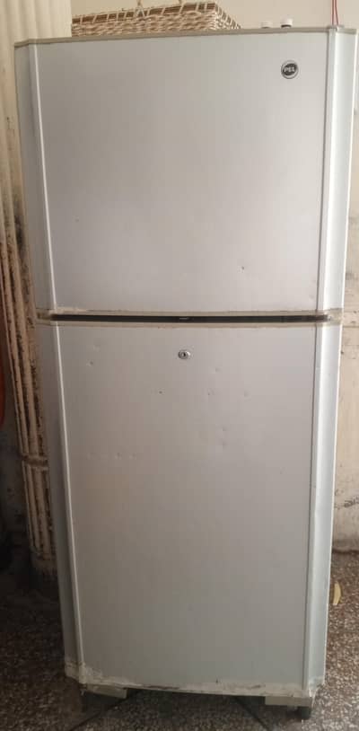 pef refrigerator in working condition