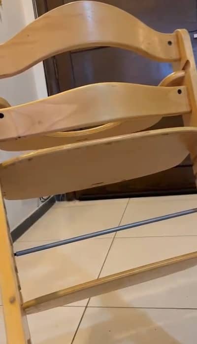 Kids hy chair
