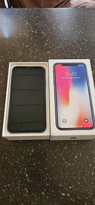 Iphone X 64GB PTA Aproved.
