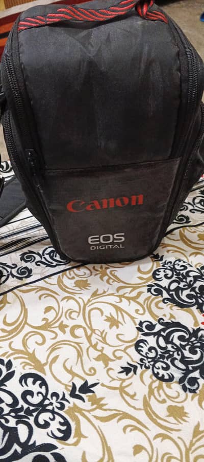 Canon DSLR camera with all access series