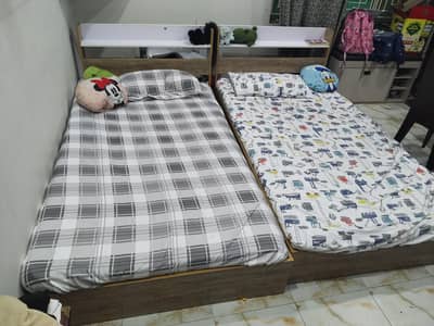 almost brand new Habitt single bed