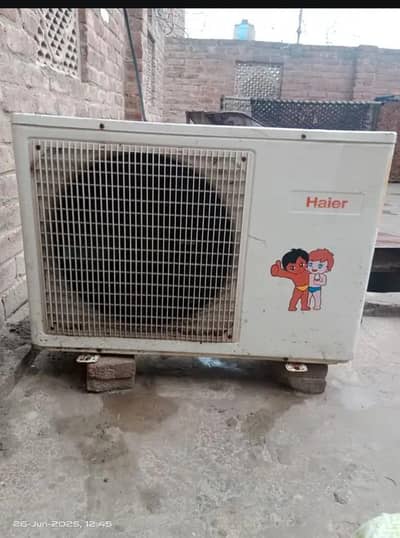 HAIER 1 ton 12000btu working 8/10 condition
