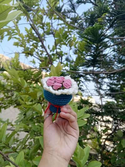 crochet keychain bouquet