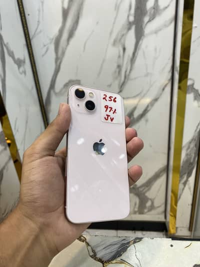 Apple iPhone 13