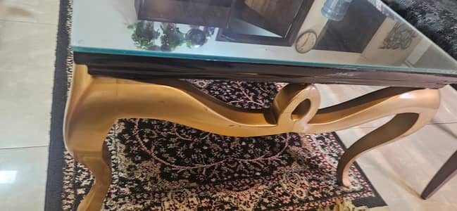 Center table and carpets for sale