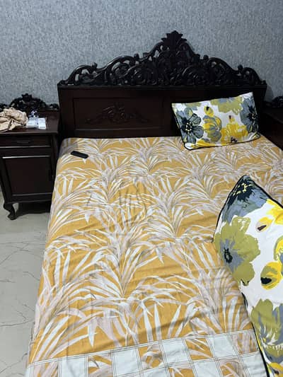 ShowCase , Dressing, Bed , Almaari