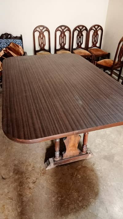 daining table/urgent for sale 03026644837