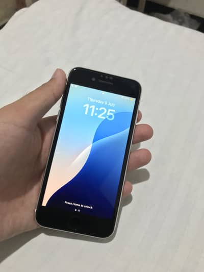 Apple iPhone SE