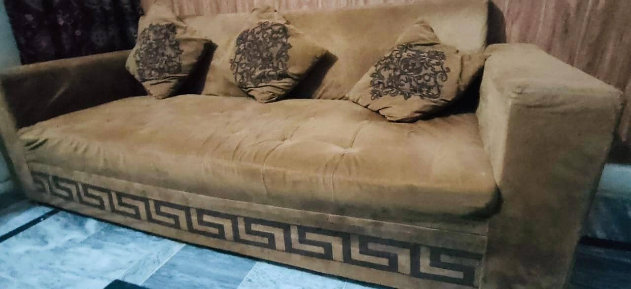 Sofa Set along with table 0