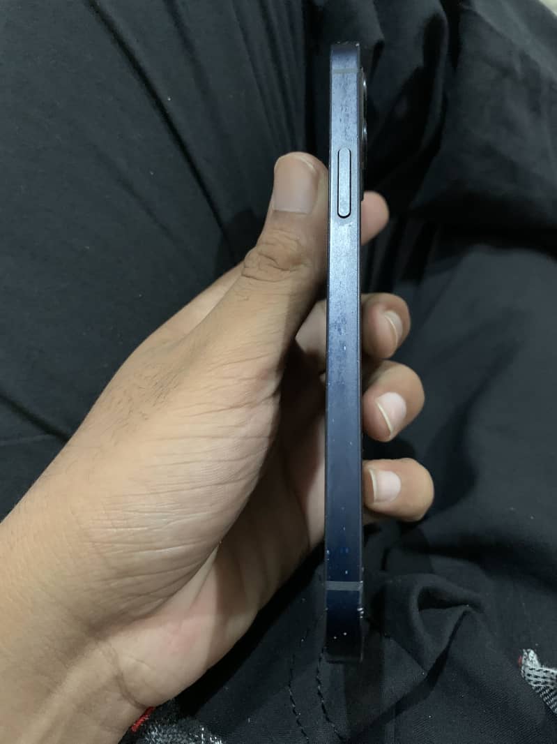Apple iPhone 12 2