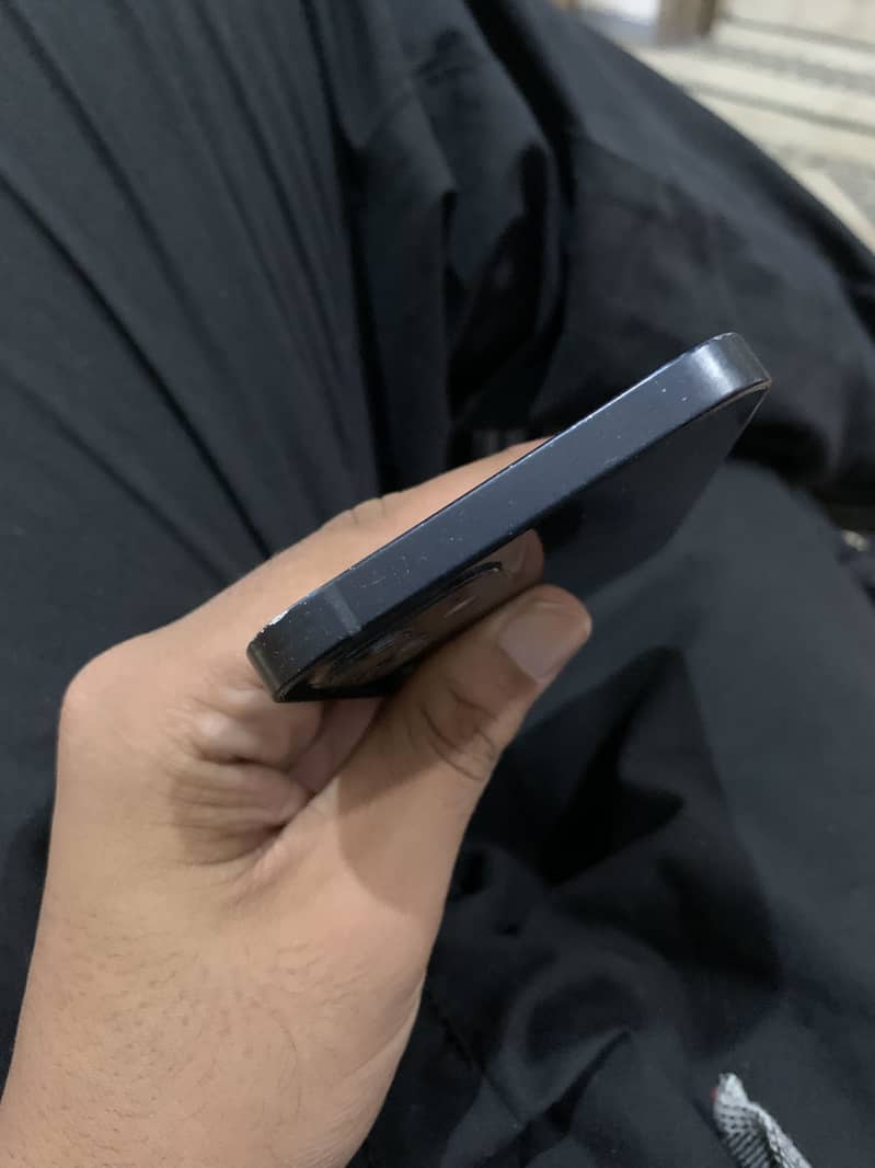 Apple iPhone 12 5