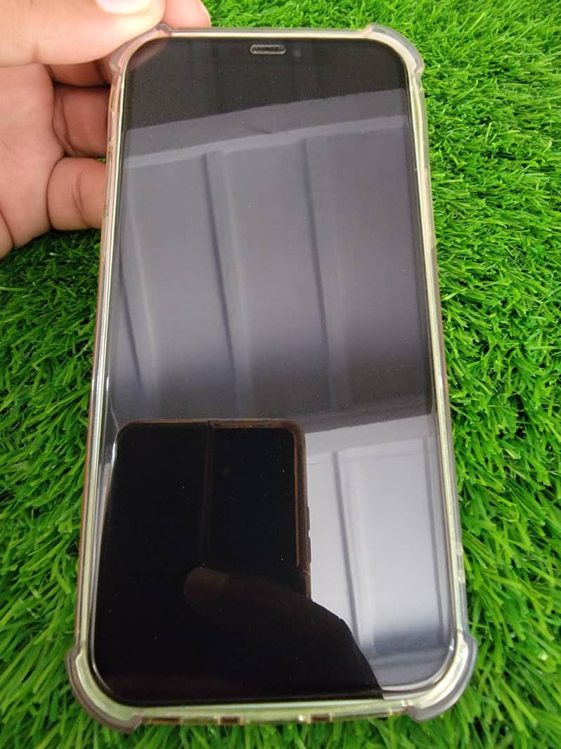 Apple iPhone 12 1