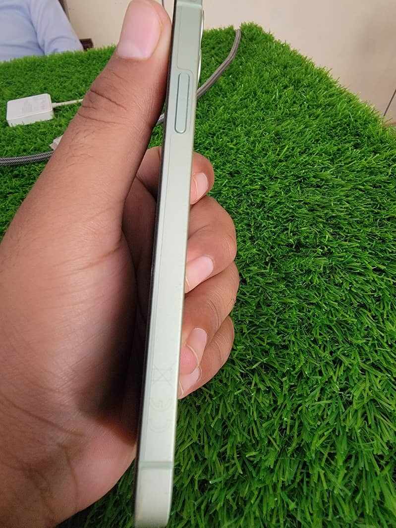 Apple iPhone 12 3