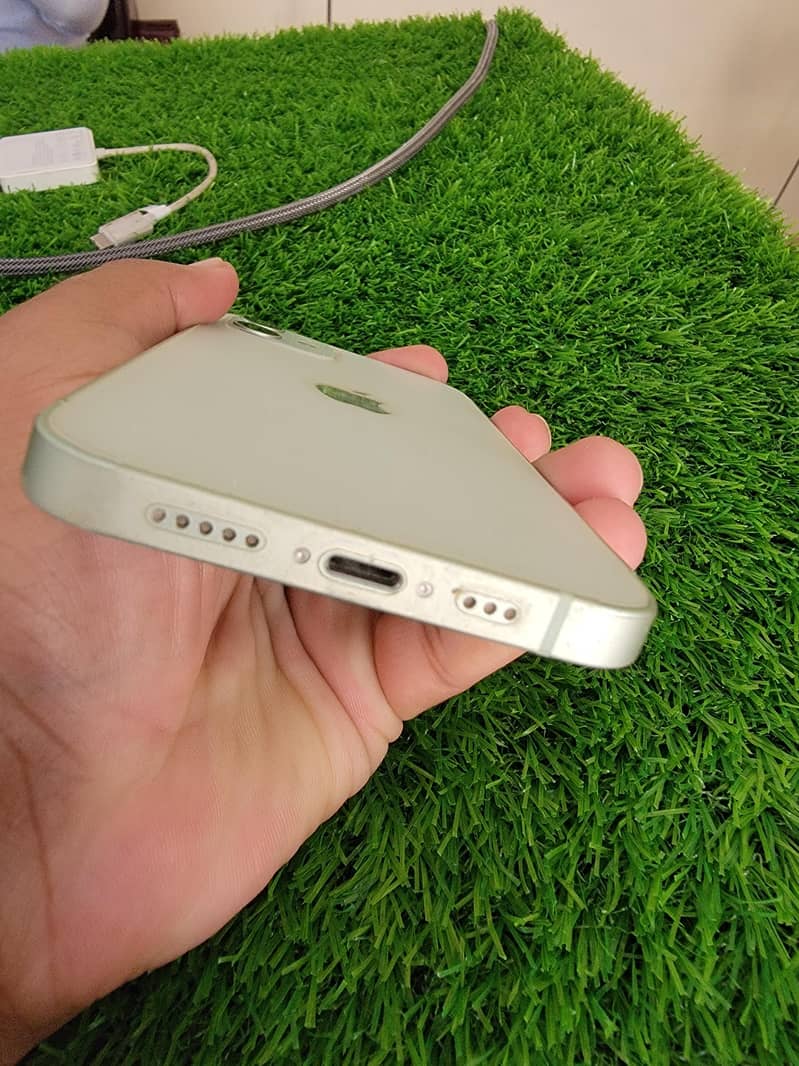 Apple iPhone 12 5