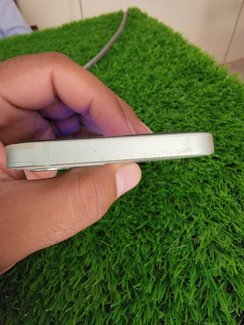Apple iPhone 12 7