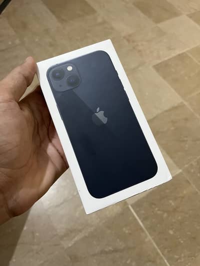 Apple iPhone 13