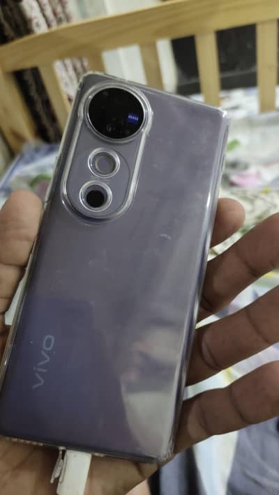 Vivo V40