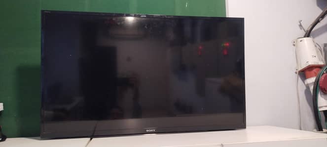 Sony 40” LED TV – Model KLV-40R352B