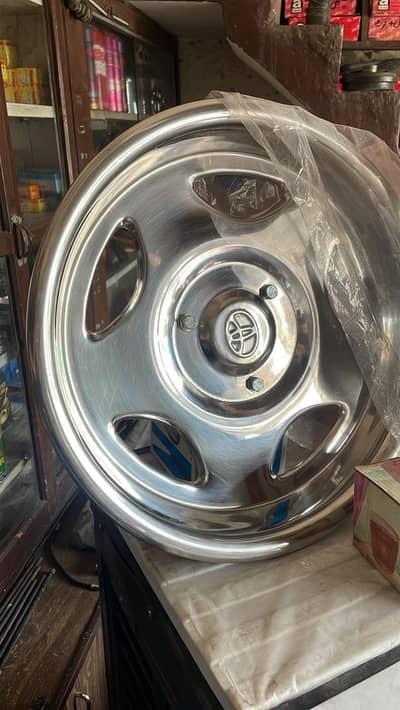 toyota coaster wheel cup