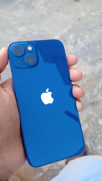 Apple iPhone 13