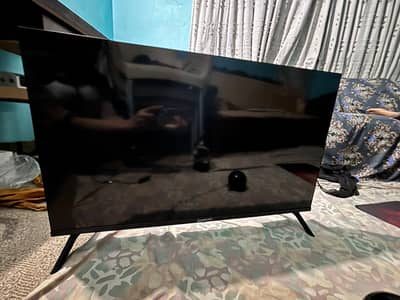 Samsung smart led tv 32" inches with speakers