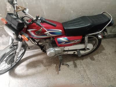 Honda 125 2022 10/10 condition all  ok bike