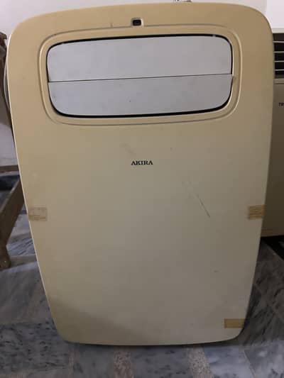AKIRA PORTABLE AC USED