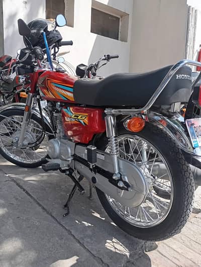 Honda CG 125 in showroom Condition