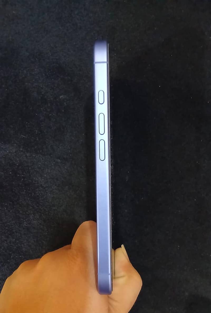 Apple iPhone 16 1