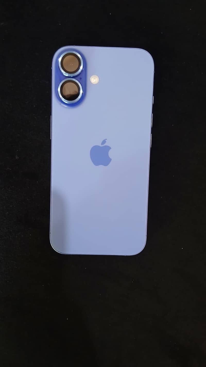 Apple iPhone 16 3