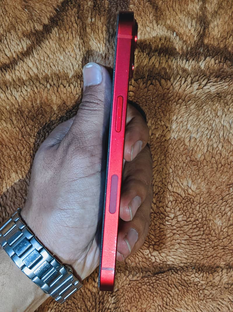 Apple iPhone 13 1