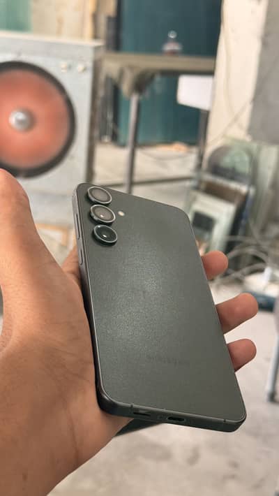 Samsung Mobile S24 fE