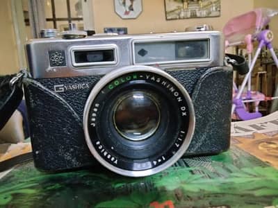 Yashica Electro 35 1960 camera