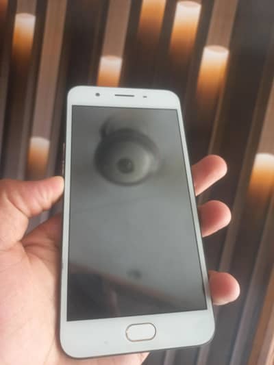 OPPO F1s