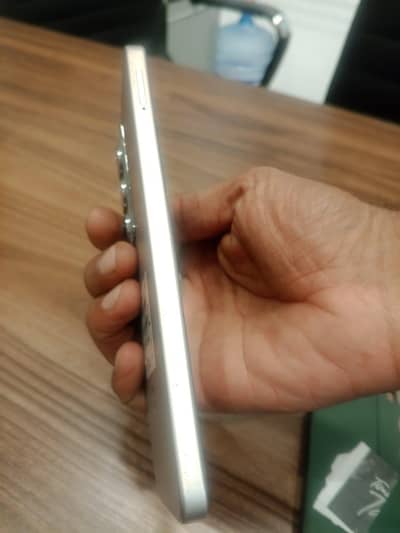 Itel City 100