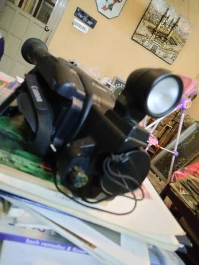 Canon Canovision 8 ,1990 Video camera