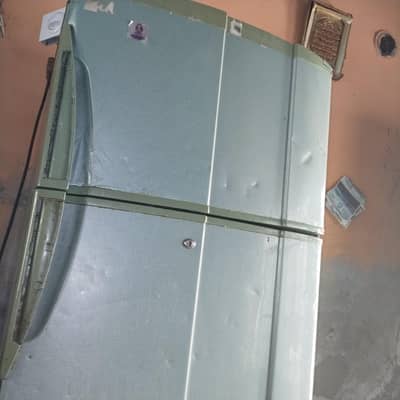Full size Refrigerator Ready to chill 