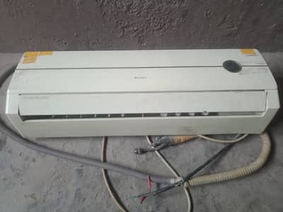 Gree ac non inverter 1 ton